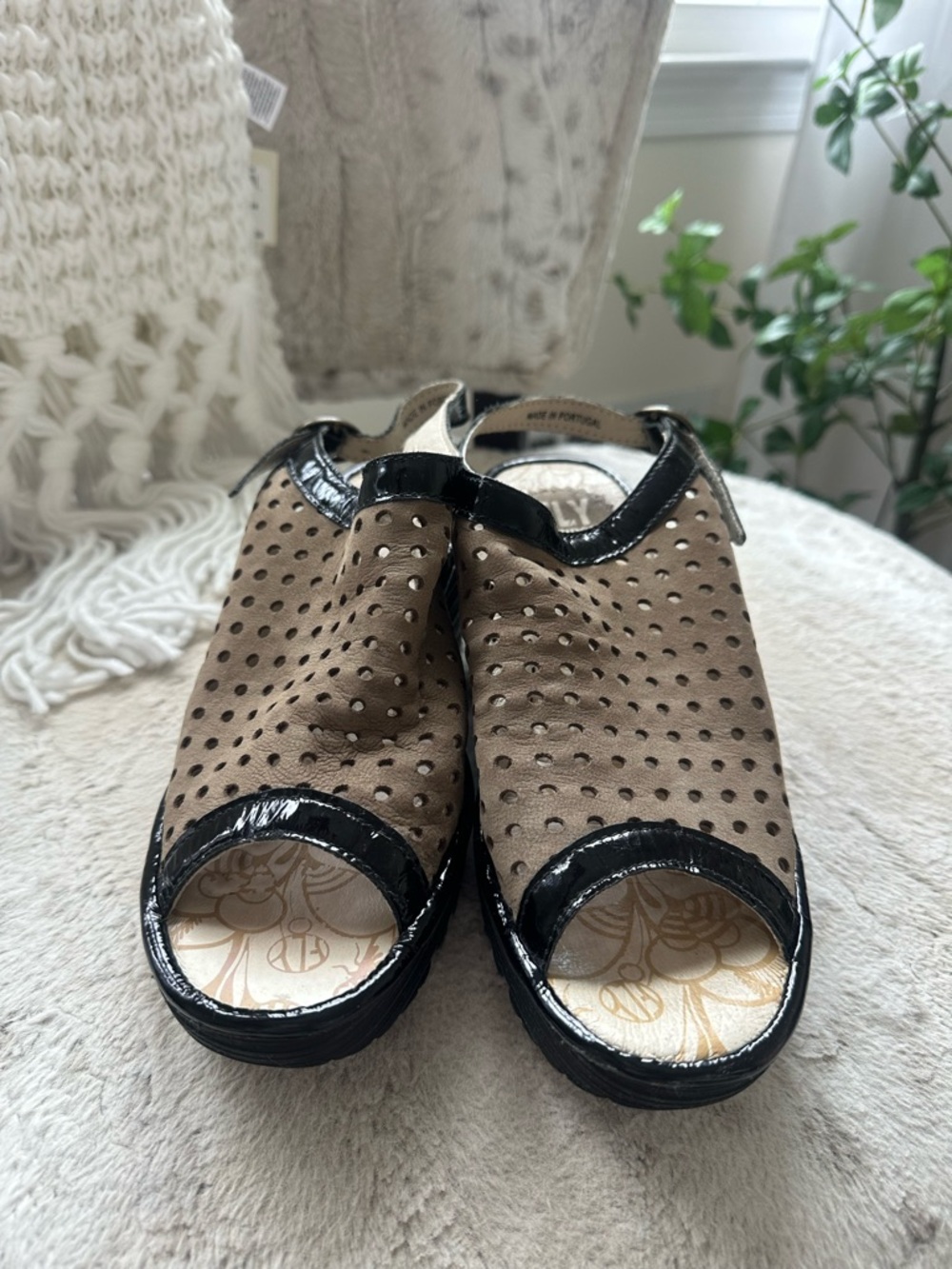 Fly London Taupe Perforated Wedge Sandal with Black Trim size 39 or 8.5 Classic - Picture 12 of 13